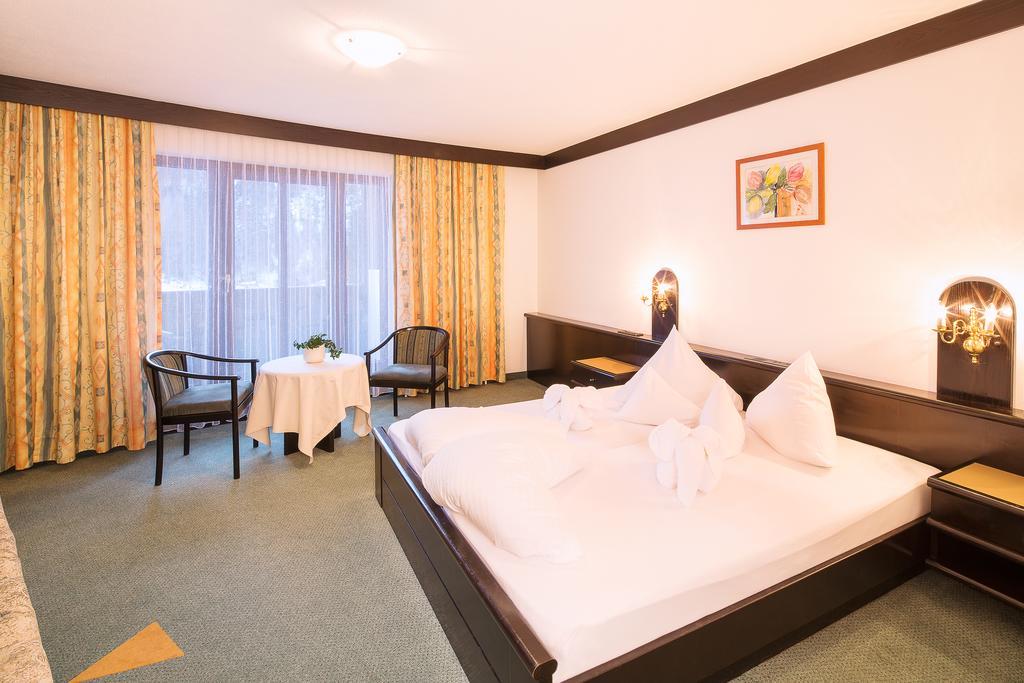 Hotel Neue Burg 나우더스 객실 사진