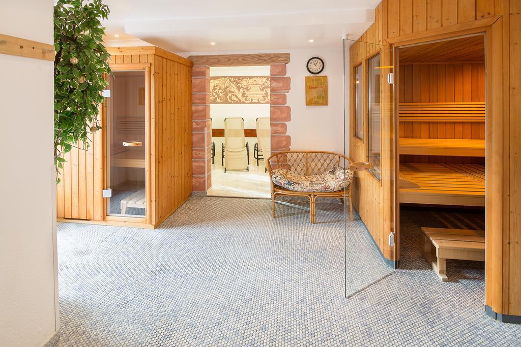 Hotel Neue Burg 나우더스 외부 사진