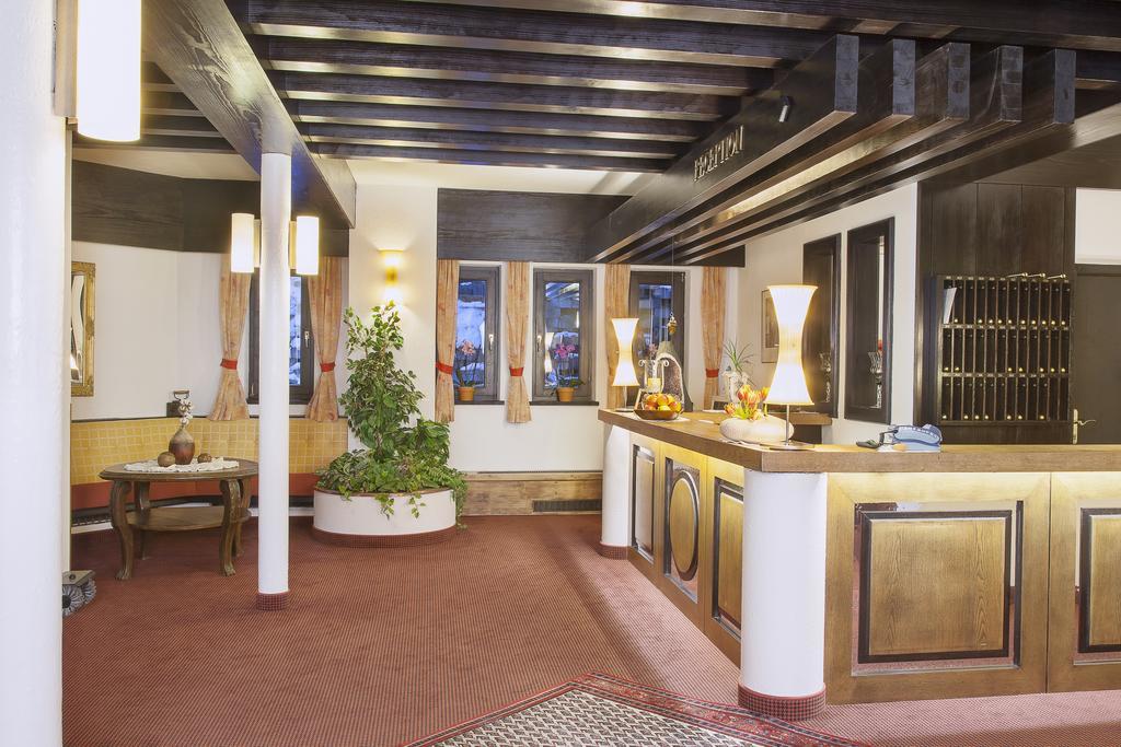 Hotel Neue Burg 나우더스 외부 사진